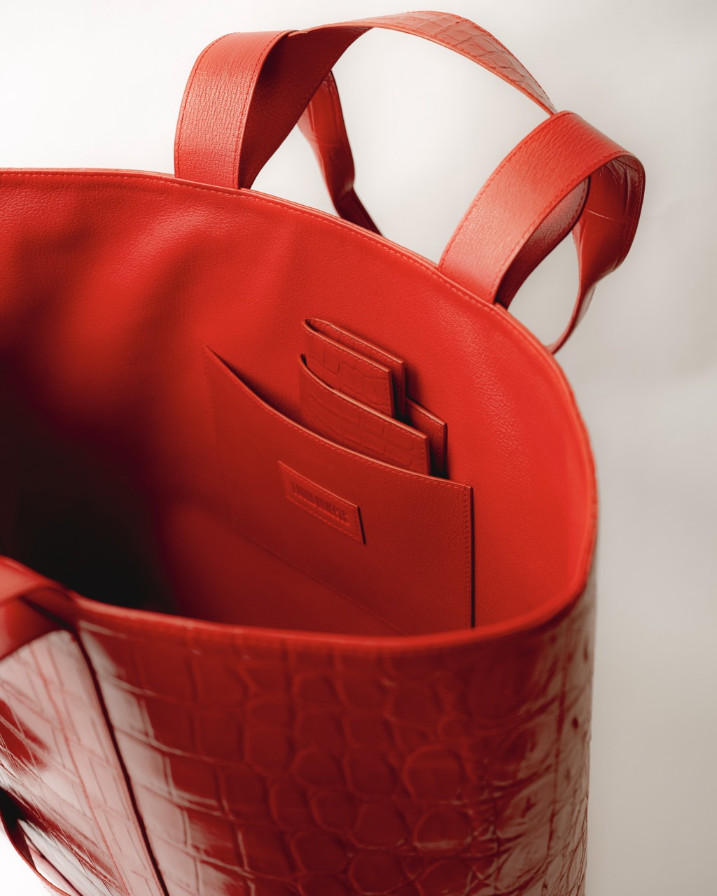 Bell Bag Engine Red Croc